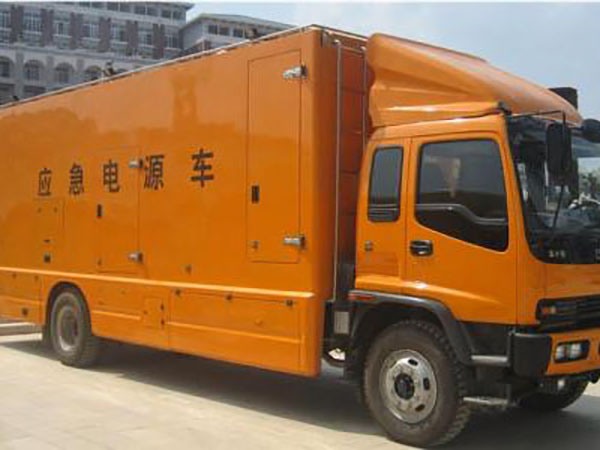 剑河冬季柴油发电机启动前，如何检查燃油系统中的积水？